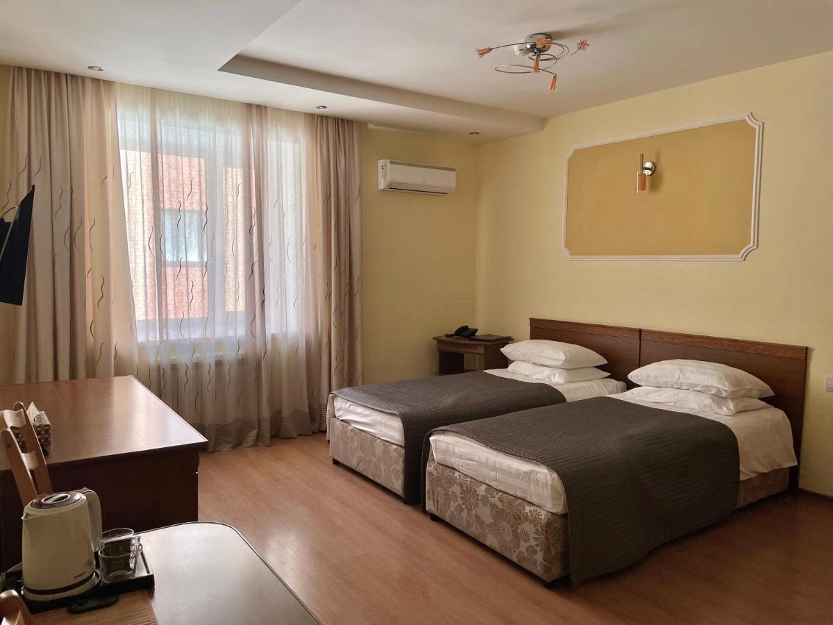 Hotel Gloria Standard Hồ Borovoye Ngoại thất bức ảnh