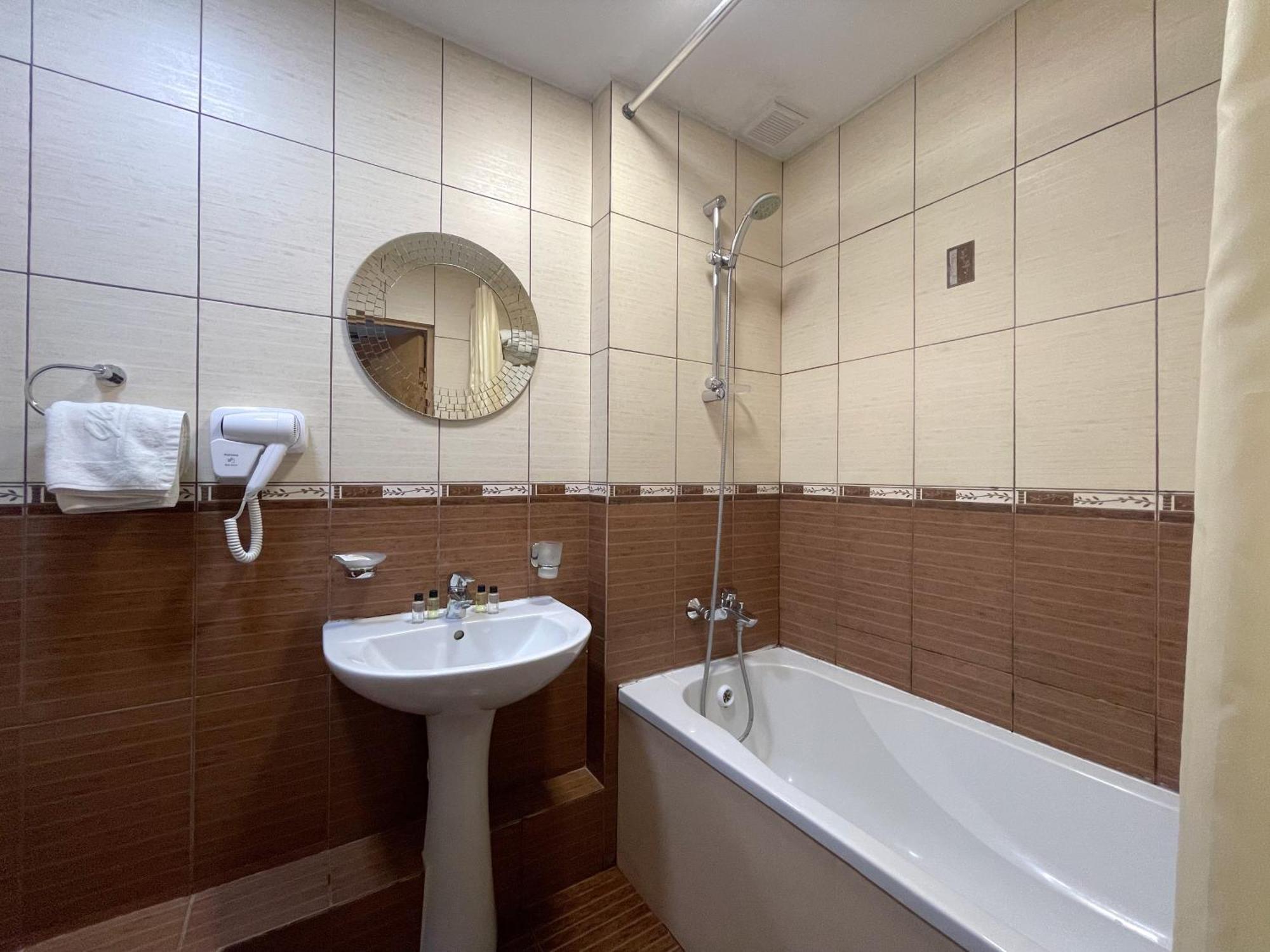 Hotel Gloria Standard Hồ Borovoye Phòng bức ảnh